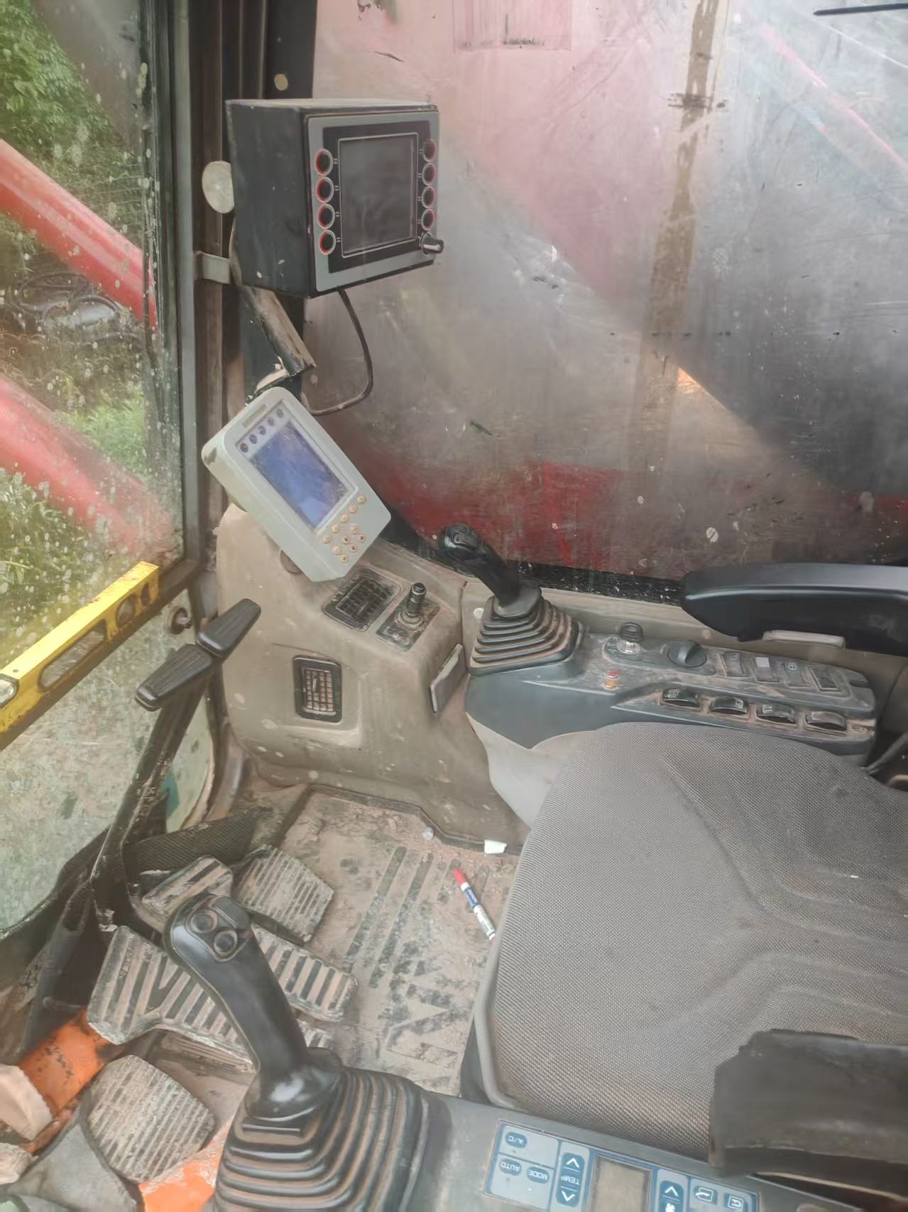 Buy Sany SY200C Used Excavator / 2