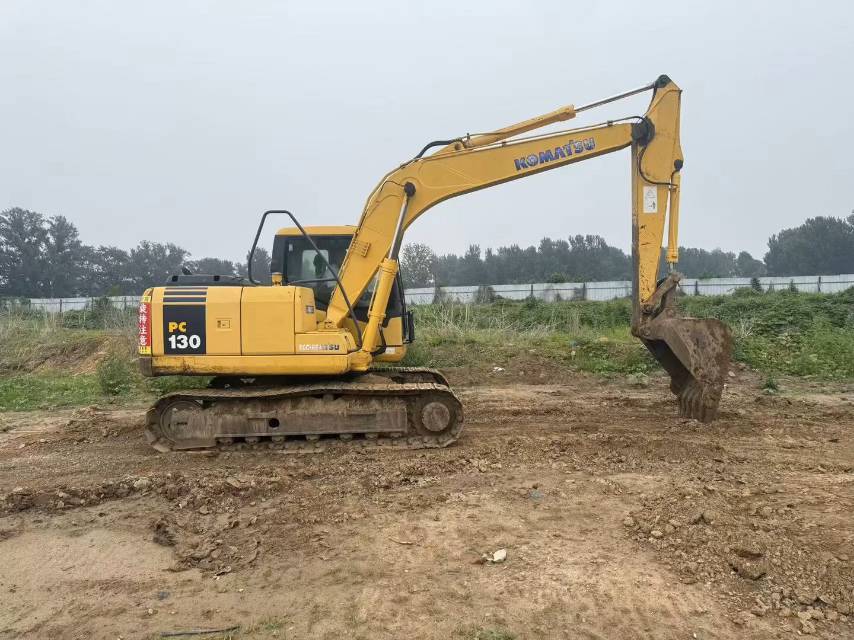 Buy Komatsu PC130-7 Used Excavator / 2