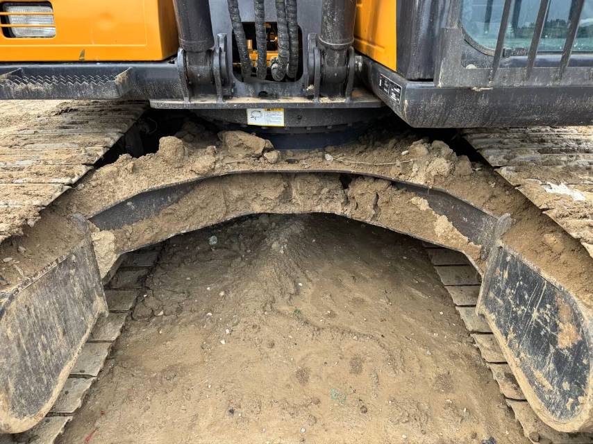 Buy Sany C135-10 Used Excavator / 6