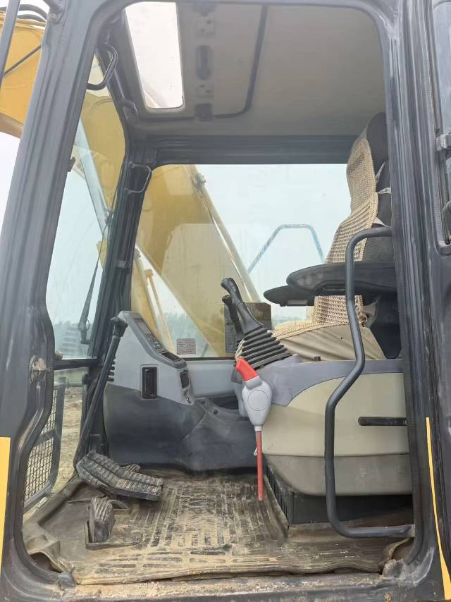 Buy Komatsu PC130-7 Used Excavator / 5