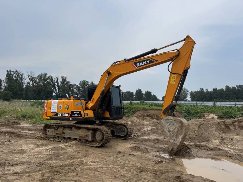 Buy Sany C135-10 Used Excavator / 2