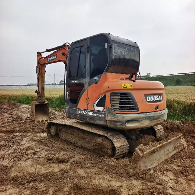 Buy Doosan DX65-9C PLUS Used Excavator / 3