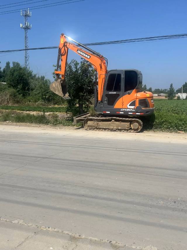 Buy Doosan DX60 Used Excavator / 5