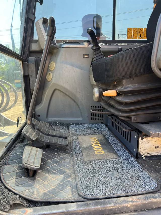 Buy Doosan DX60 Used Excavator / 9