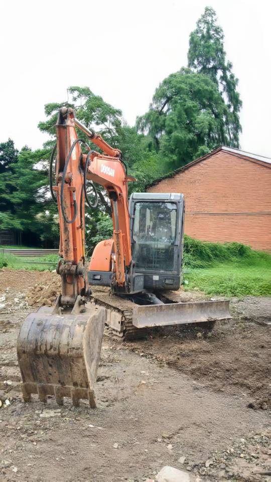 Buy Doosan 60-7 Used Excavator / 2
