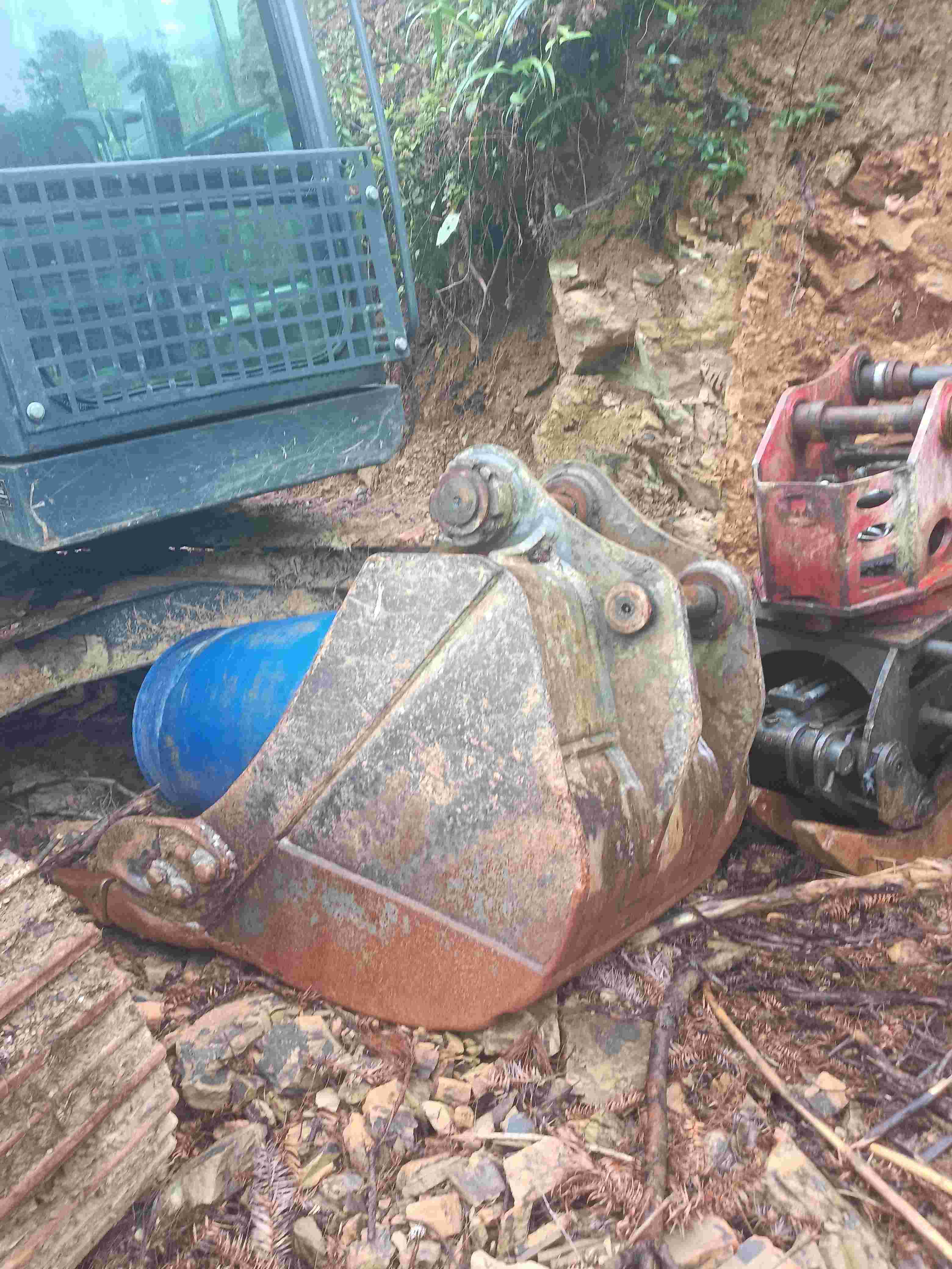 Buy XCMG XE135D Used Excavator / 3