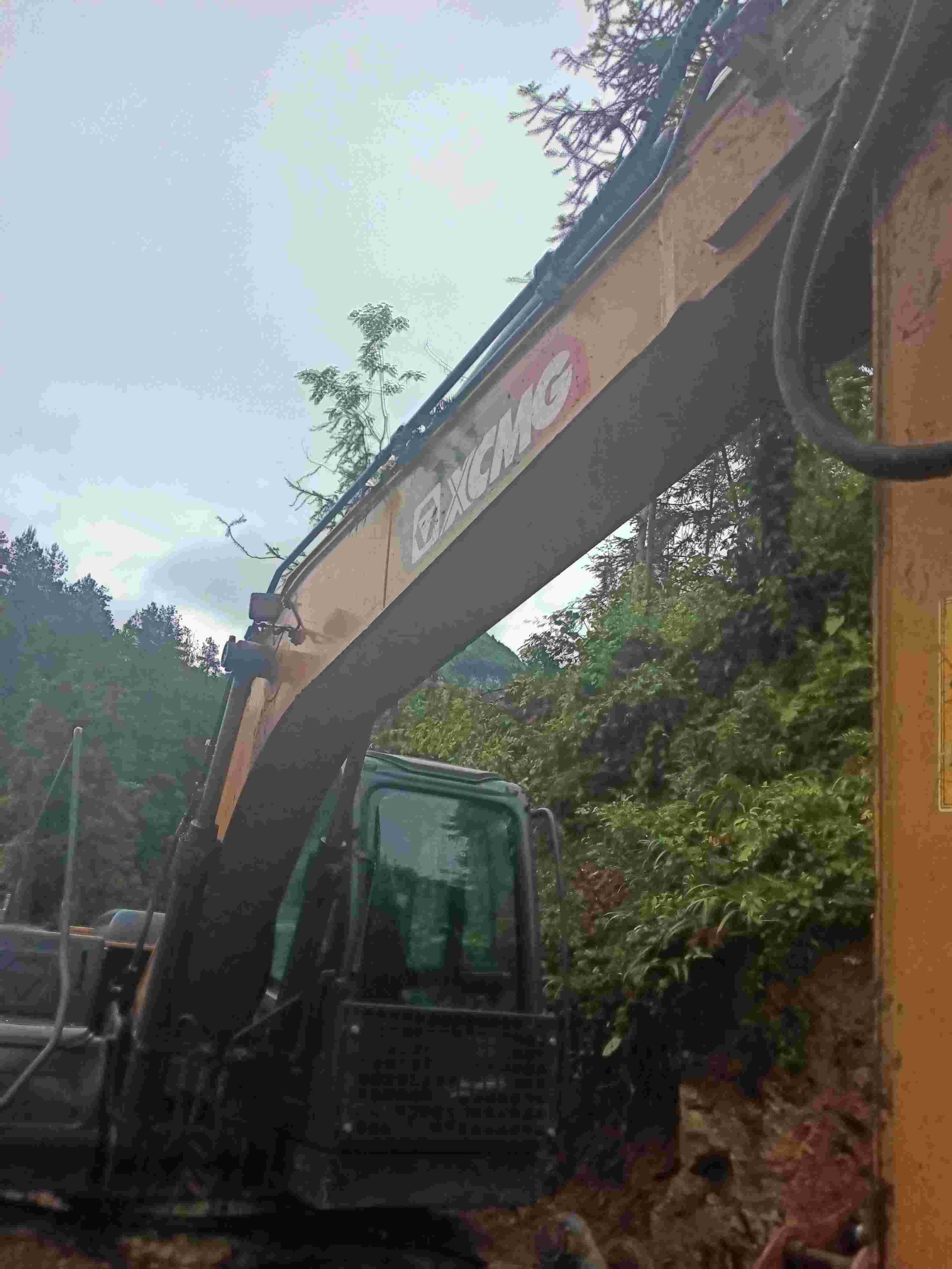 Buy XCMG XE135D Used Excavator / 7