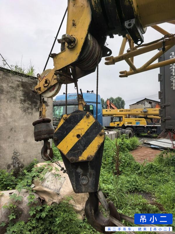 Buy XCMG 25K Used Crane / 2