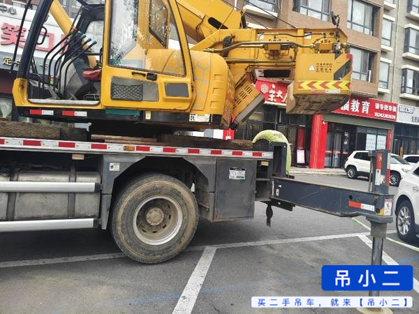 Buy XCMG xvt12 Used Crane / 3