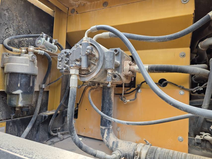 Buy Sany SY245H Used Excavator / 4