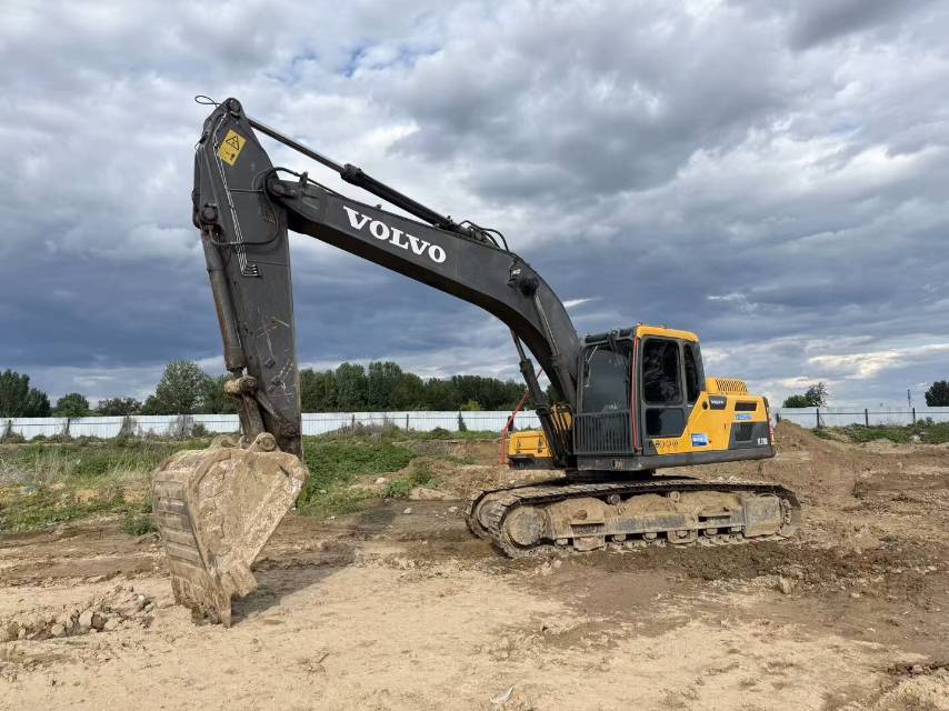 Buy Volvo 210D Used Excavator / 3