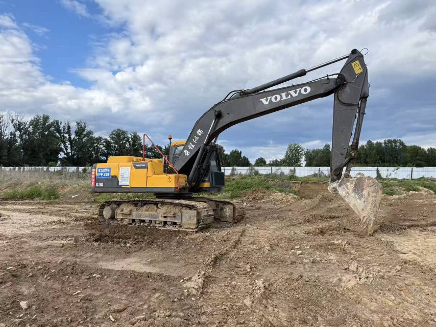 Buy Volvo 210D Used Excavator / 2