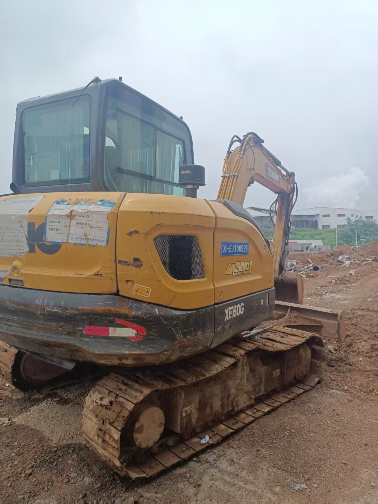 Buy XCMG XE2000E Used Excavator / 4