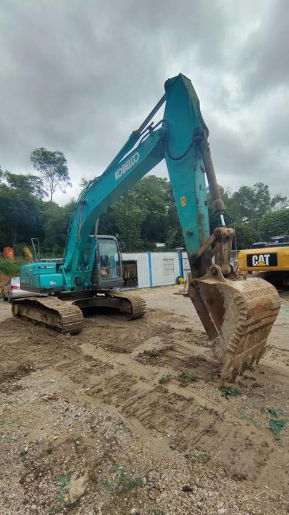 Buy Kobelco SK210LC Used Excavator / 1