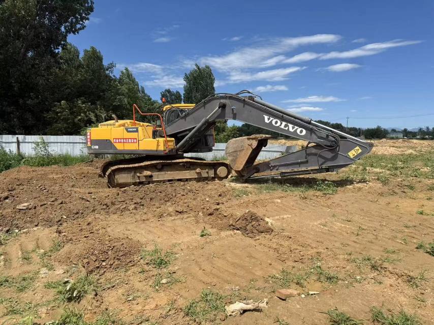 Buy Volvo 240BLC Used Excavator / 4