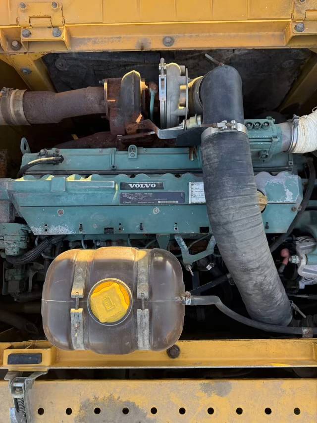 Buy Volvo 240BLC Used Excavator / 8