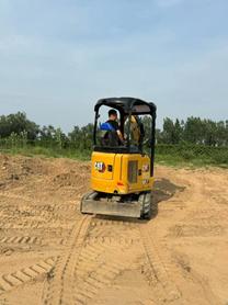 Buy Caterpillar 017 CR Used Excavator / 3 Buy Caterpillar 017 CR Used Excavator / 3
