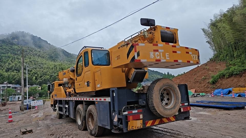 Buy XCMG QY25K5D-1 Used Crane / 3