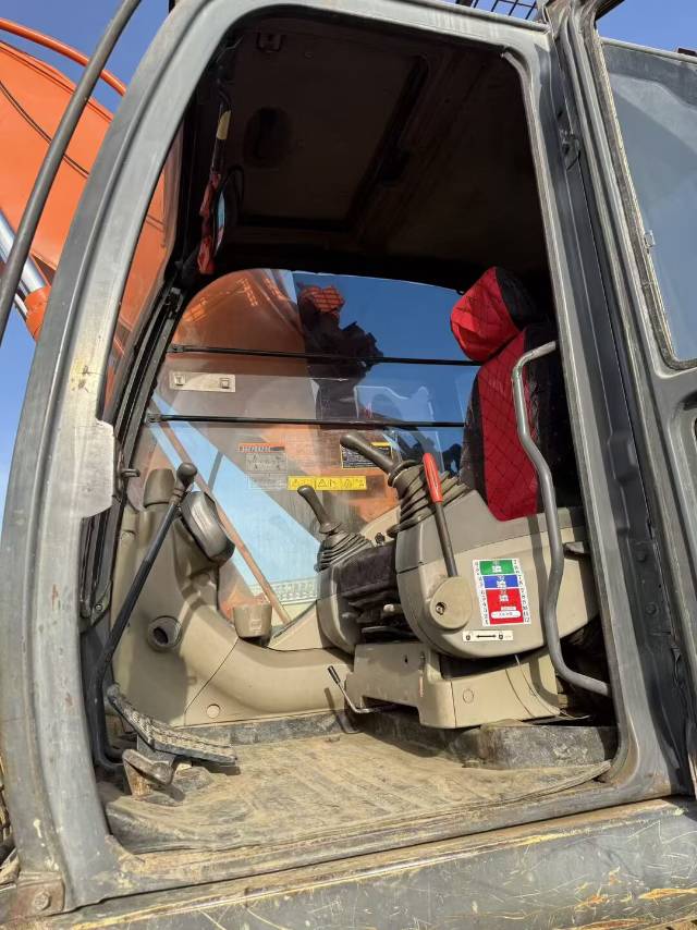 Buy Hitachi EX200-6 Used Excavator / 4