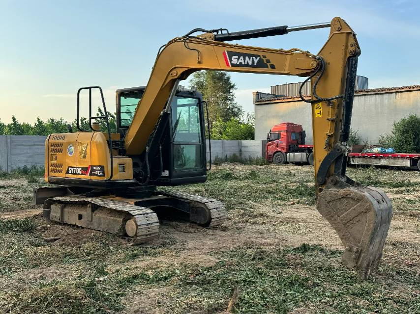 Buy Sany SY70C Used Excavator / 2