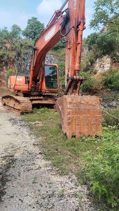 Buy Doosan 220LC-V Used Excavator / 1
