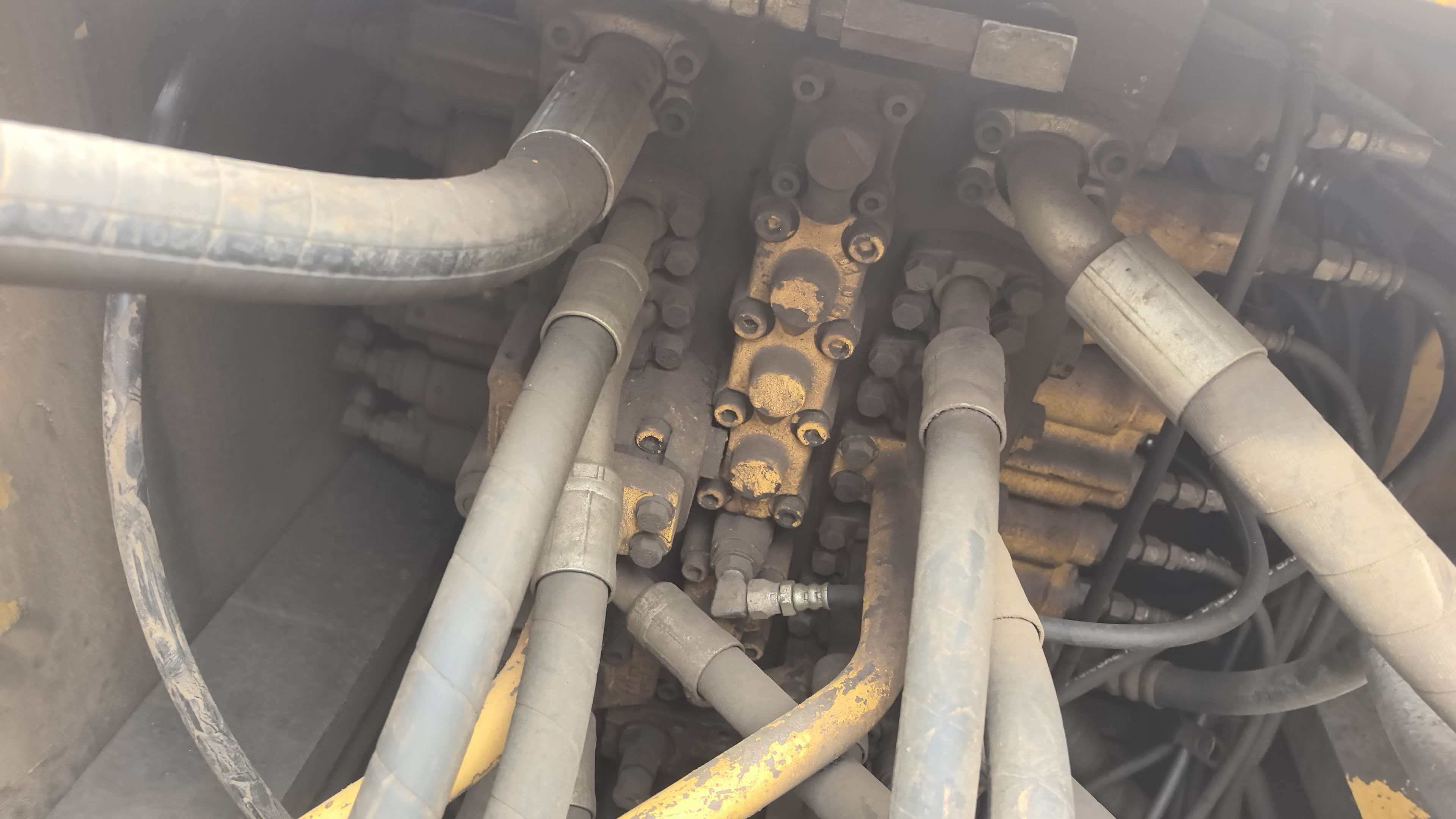 Buy Komatsu PC240-8 Used Excavator / 7