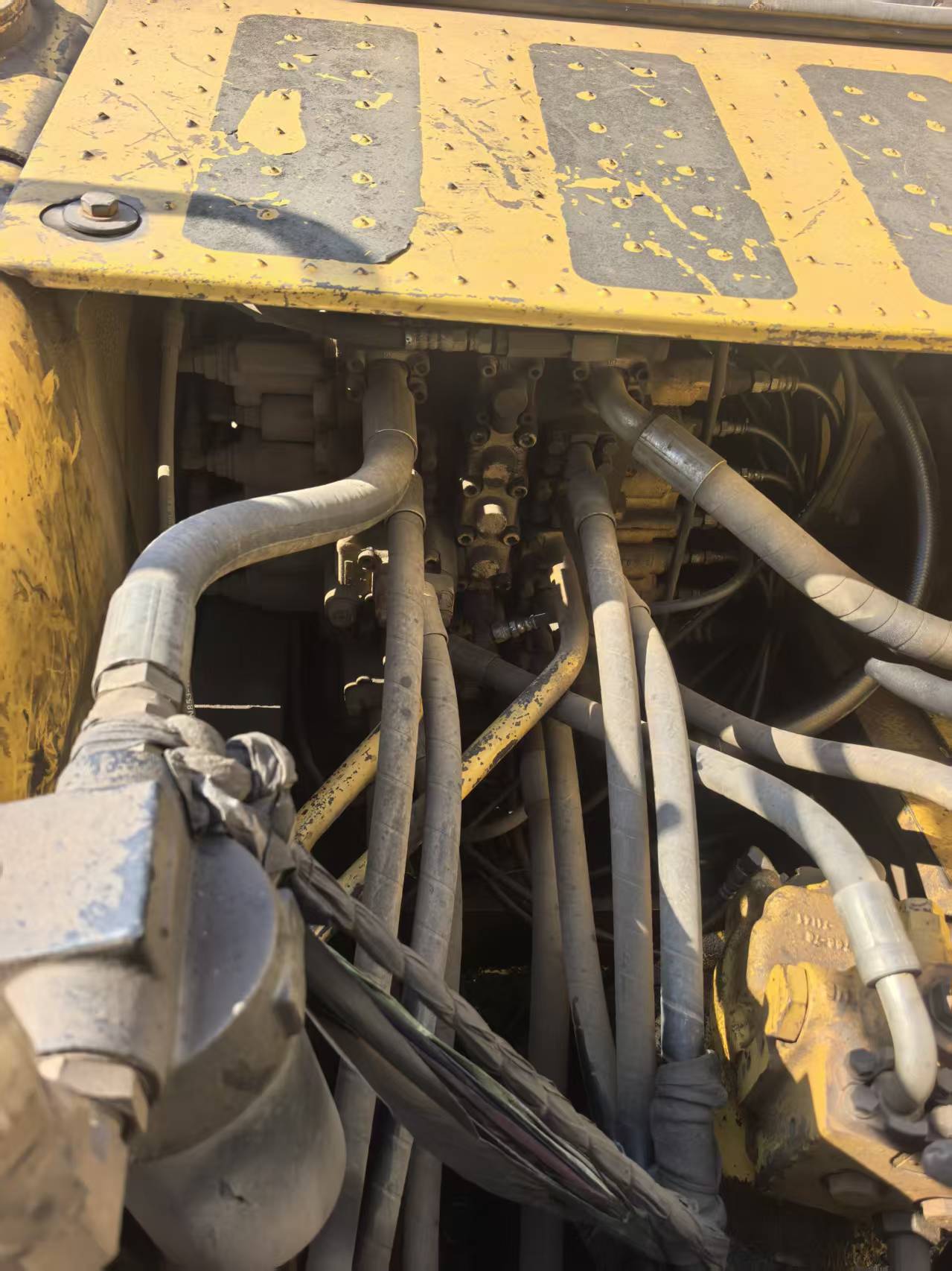 Buy Komatsu PC240-8 Used Excavator / 15