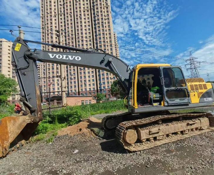 Buy Volvo Used Excavator / 1