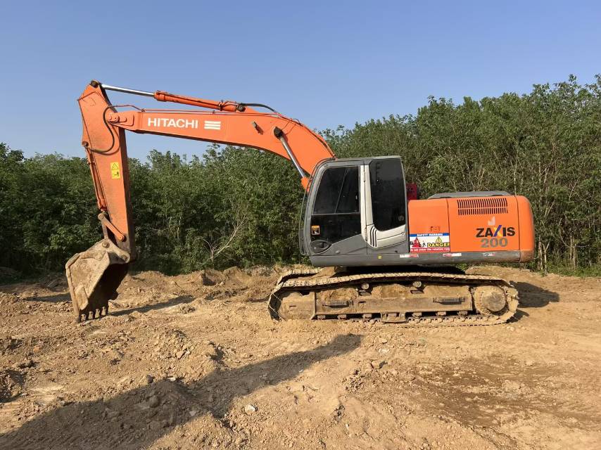Buy Hitachi EX200-6 Used Excavator / 1