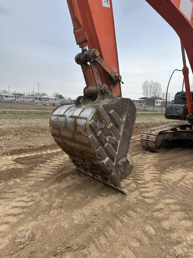 Buy Hitachi ZX240-3G Used Excavator / 6