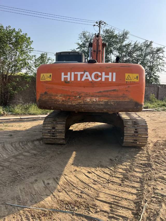 Buy Hitachi EX200-6 Used Excavator / 3 Buy Hitachi EX200-6 Used Excavator / 3