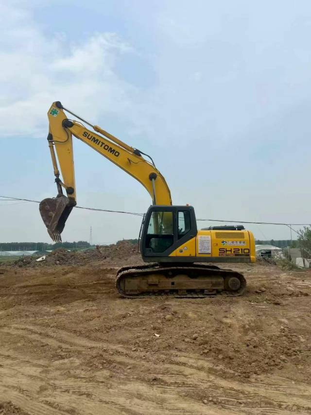 Buy Sumitomo SH210A5 Used Excavator / 1