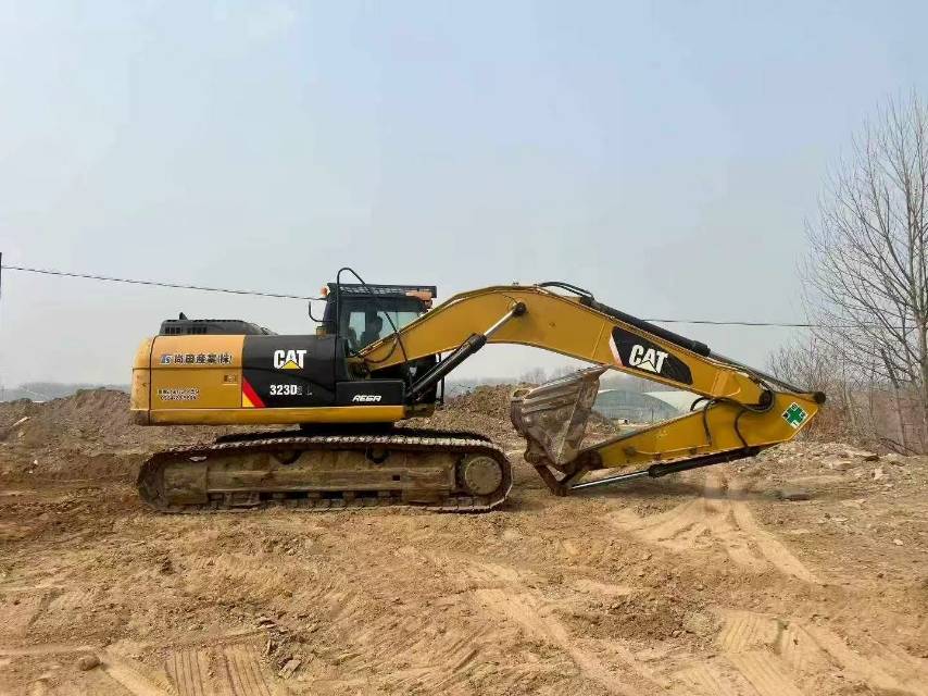 Buy Caterpillar 323D Used Excavator / 1