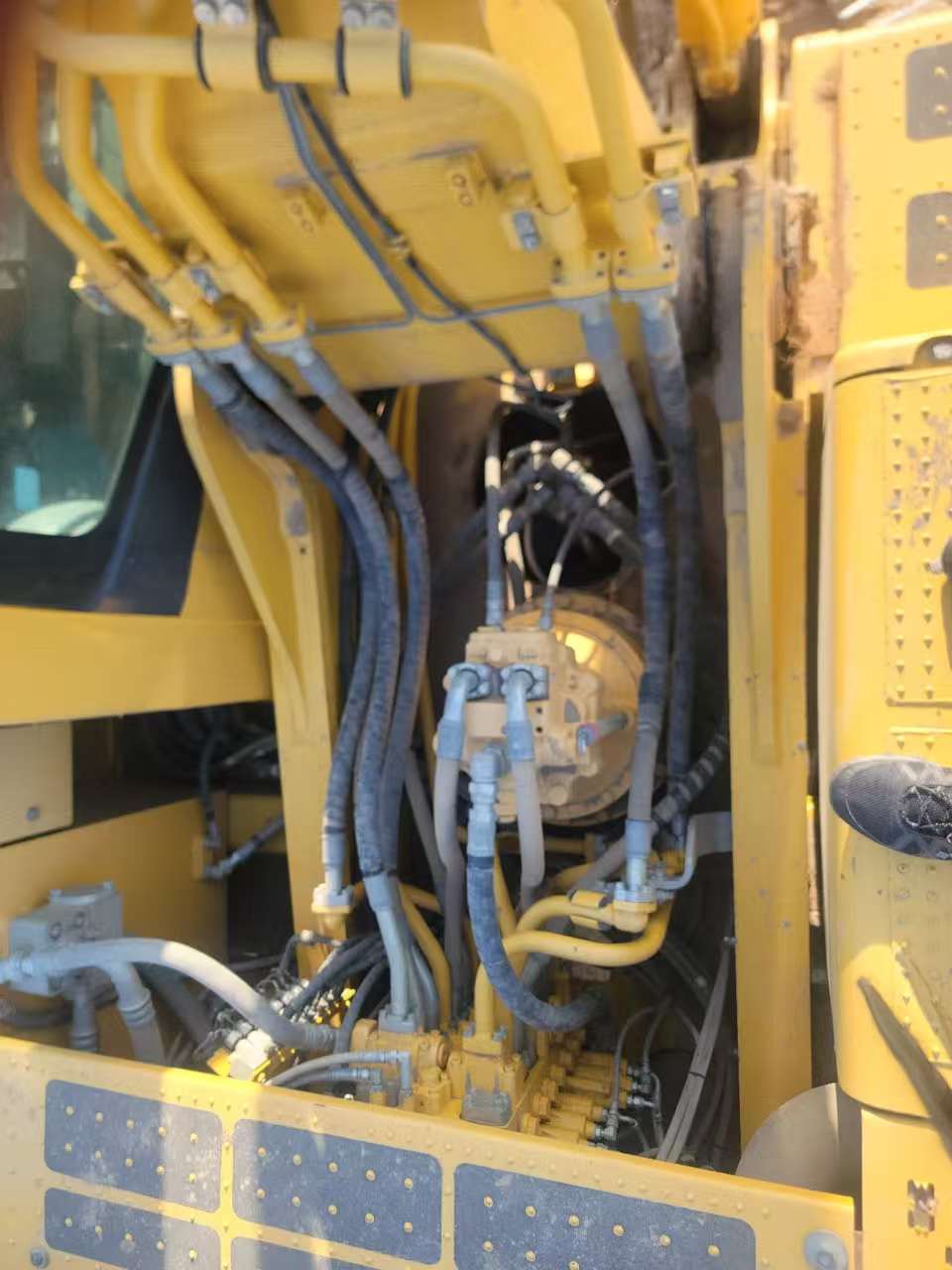 Buy Komatsu PC300-7 Used Excavator / 4 Buy Komatsu PC300-7 Used Excavator / 4