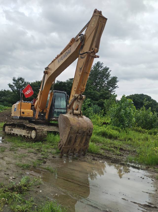 Buy Hyundai 215LC-7 Used Excavator / 4 Buy Hyundai 215LC-7 Used Excavator / 4