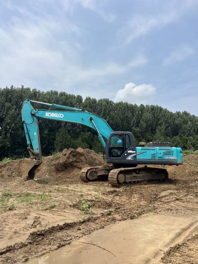 Buy Kobelco SK350-8 Used Excavator / 2 Buy Kobelco SK350-8 Used Excavator / 2