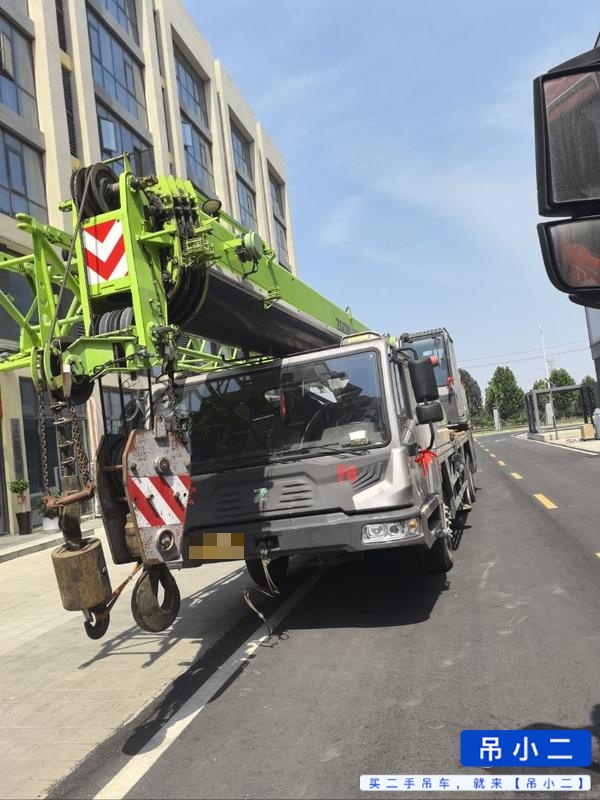 Buy Zoomlion ZTC251VE562 Used Crane / 2