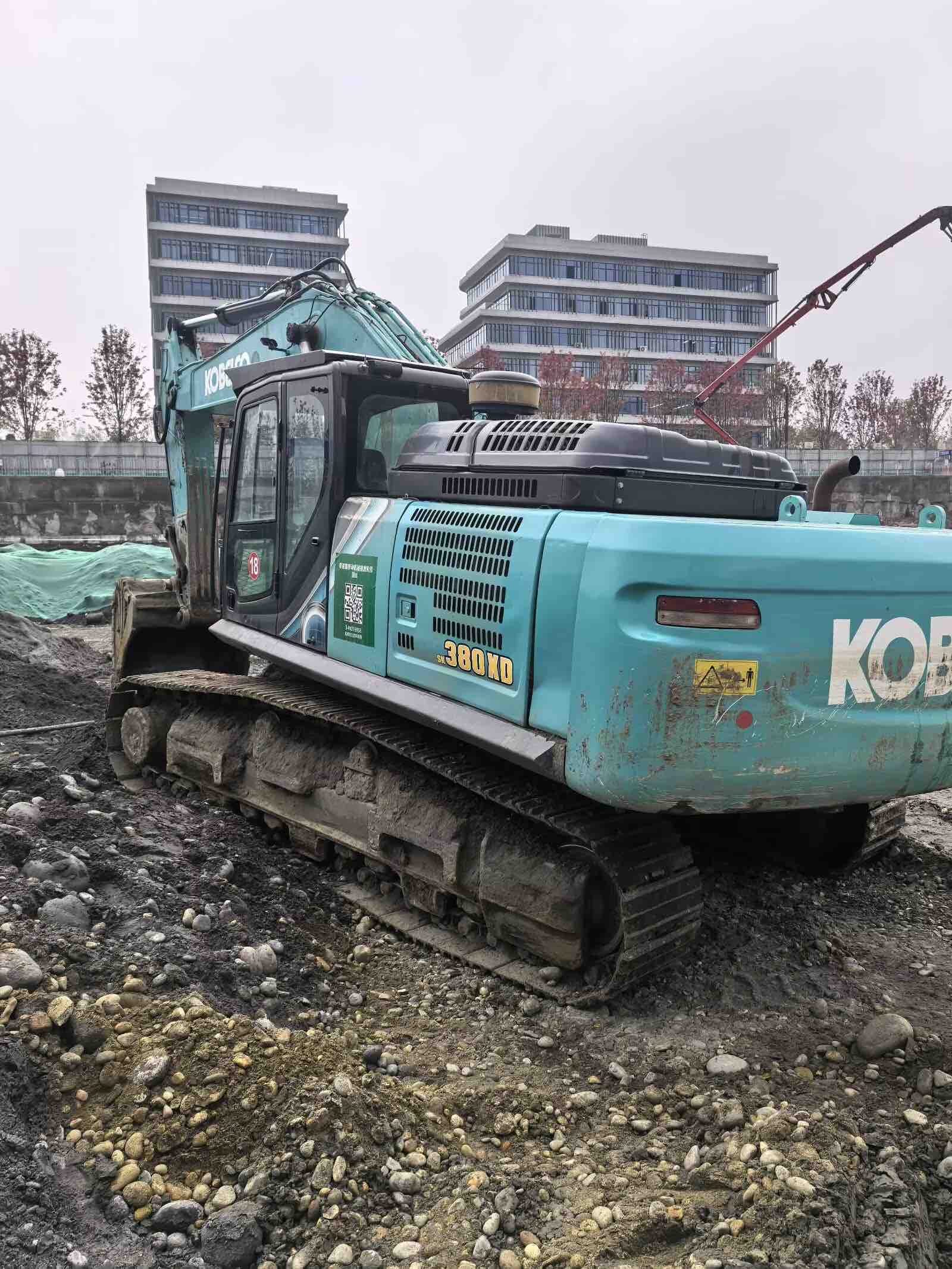 Buy Kobelco 380D-8 Used Excavator / 5 Buy Kobelco 380D-8 Used Excavator / 5