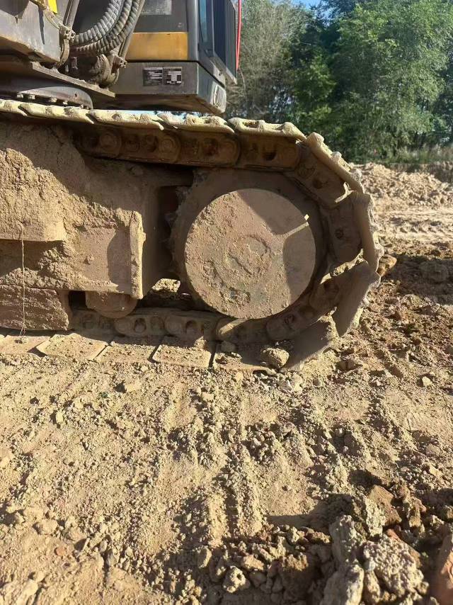 Buy Volvo EC210C Used Excavator / 3 Buy Volvo EC210C Used Excavator / 3