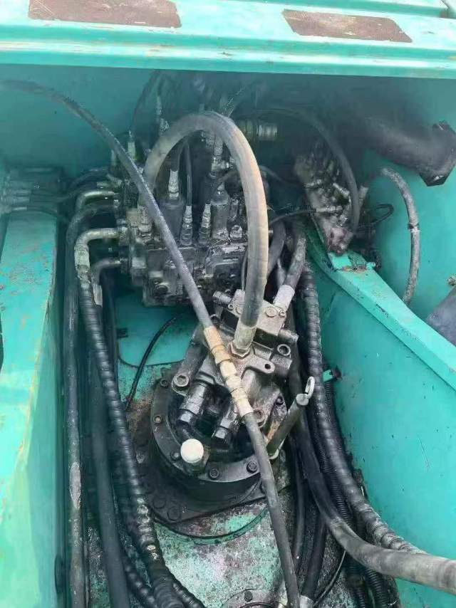 Buy Kobelco SK210 Used Excavator / 8