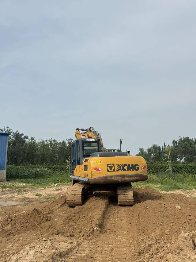 Buy XCMG XE155DK Used Excavator / 6 Buy XCMG XE155DK Used Excavator / 6
