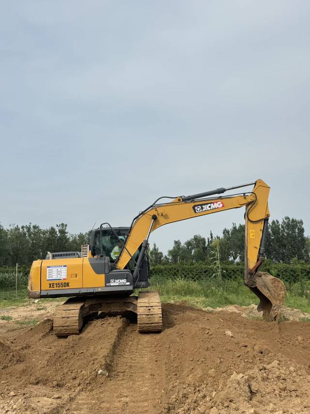 Buy XCMG XE155DK Used Excavator / 3 Buy XCMG XE155DK Used Excavator / 3