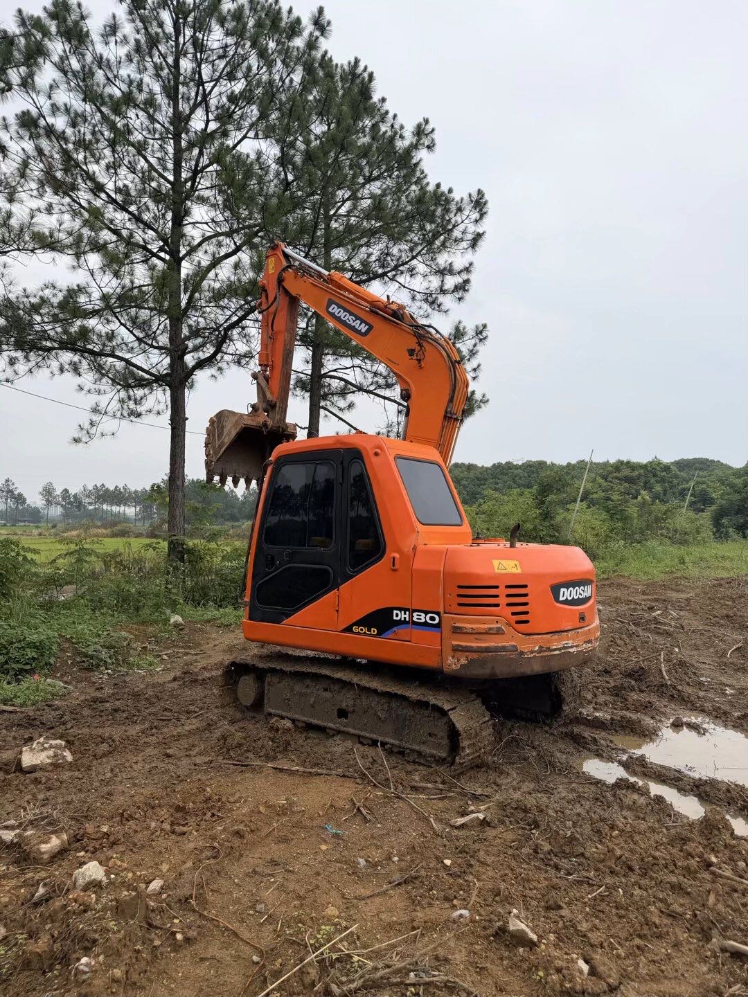 Buy Doosan 80-7 Used Excavator / 2 Buy Doosan 80-7 Used Excavator / 2