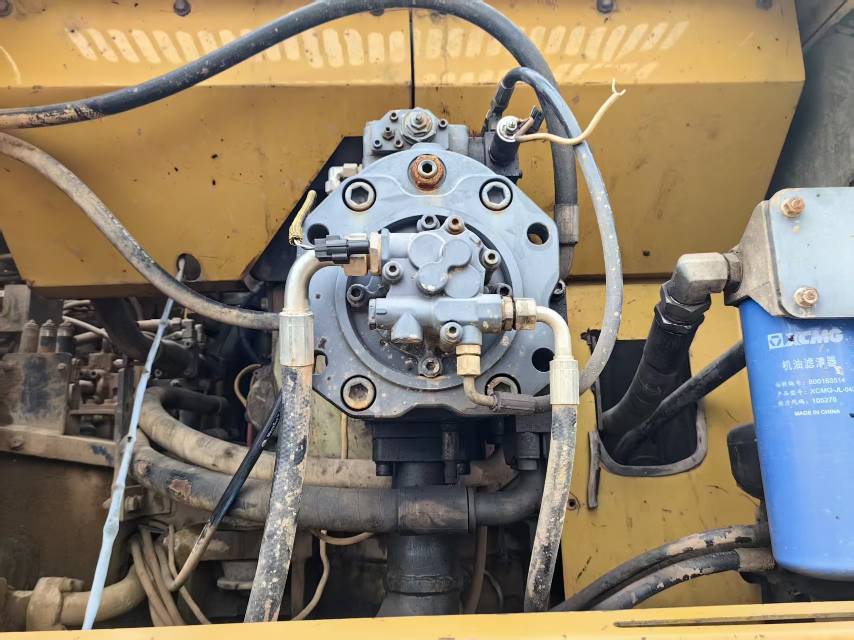 Buy XCMG XE470D Used Excavator / 2