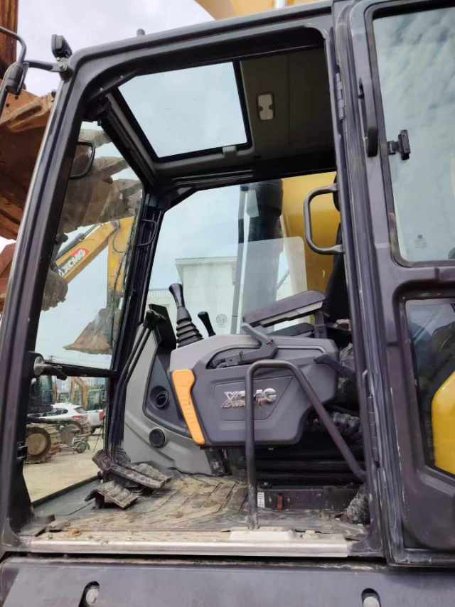 Buy XCMG XE270DK Used Excavator / 8 Buy XCMG XE270DK Used Excavator / 8