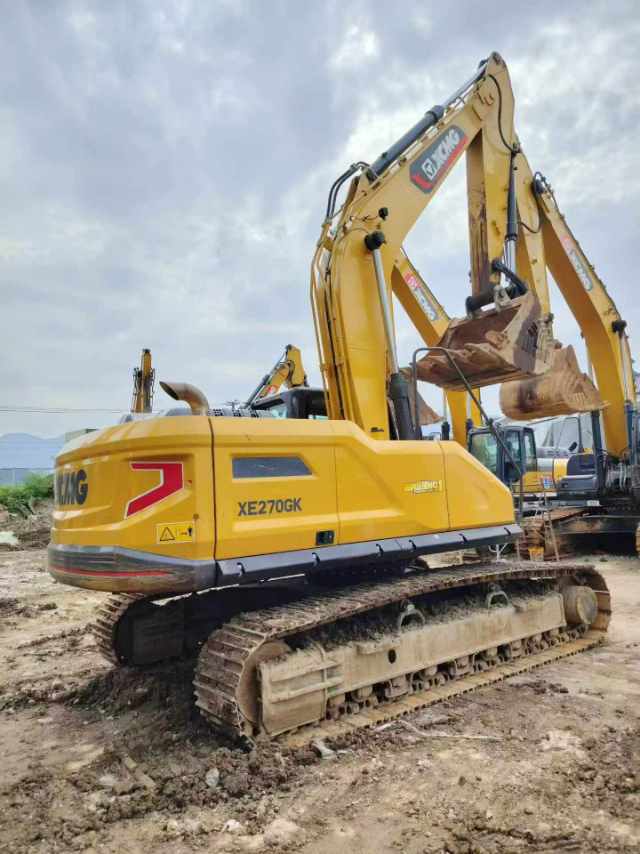 Buy XCMG XE270DK Used Excavator / 1