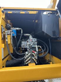 Buy Kato HD820V Used Excavator / 4 Buy Kato HD820V Used Excavator / 4