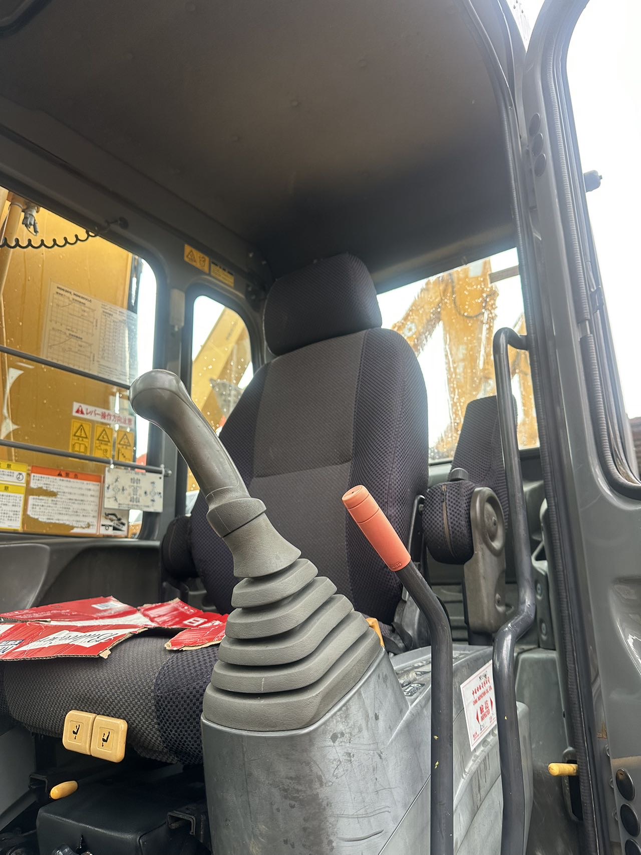 Buy Kato HD820V Used Excavator / 6 Buy Kato HD820V Used Excavator / 6