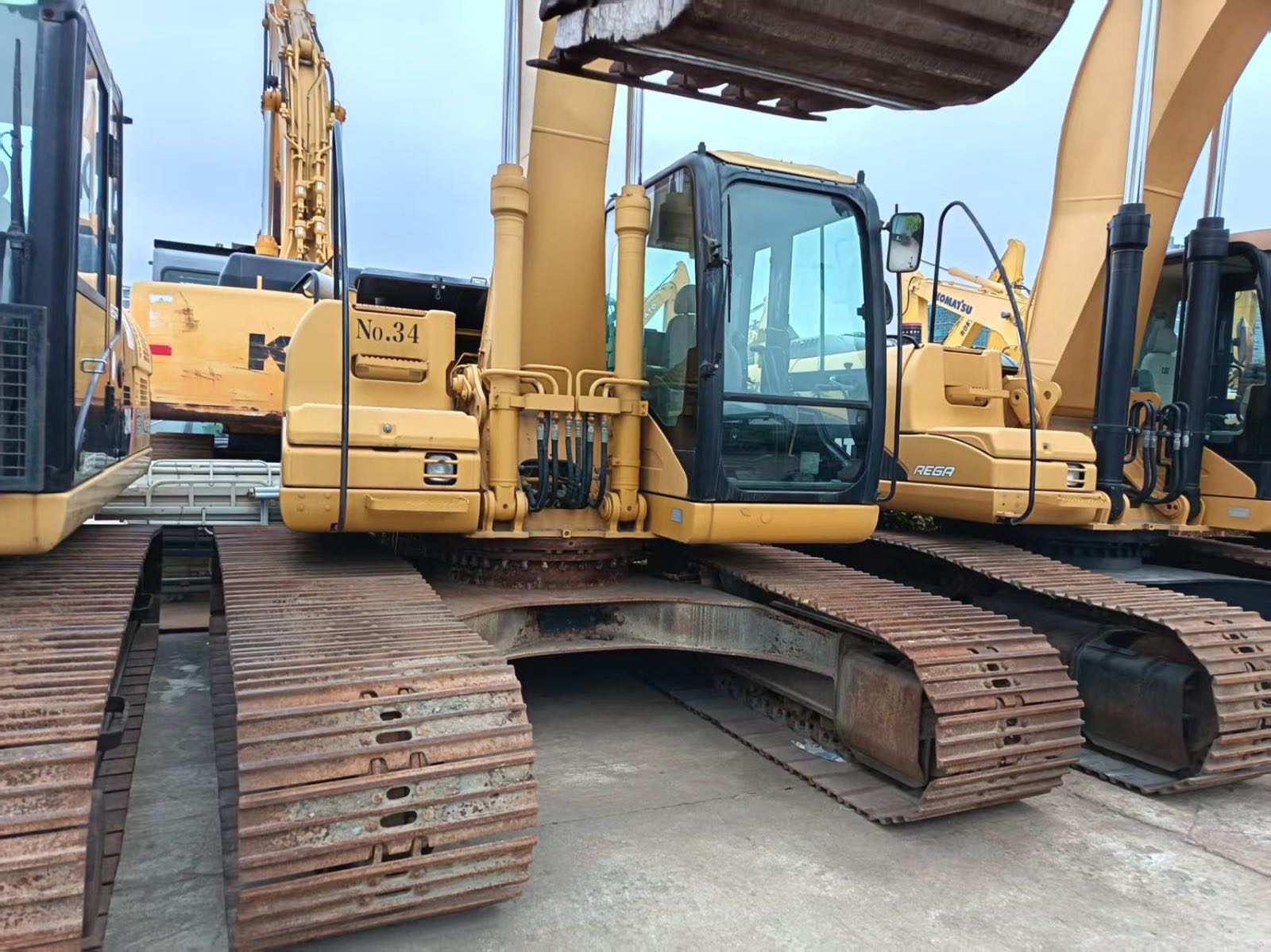 Buy Caterpillar 320d Used Excavator / 3 Buy Caterpillar 320d Used Excavator / 3