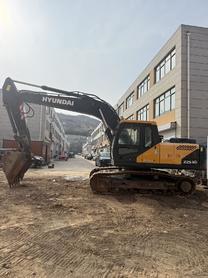 Buy Hyundai 200-5 Used Excavator / 2 Buy Hyundai 200-5 Used Excavator / 2